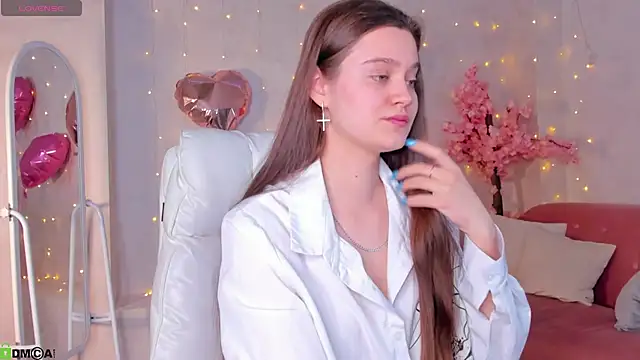 Snapshot of Renesmy_Black chatting on February 12, 2026, 11:44 pm Renesmy Black online show from February 12, 2026, 11:44 pm