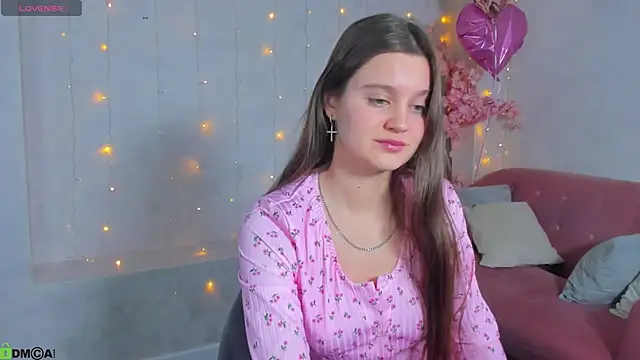 Snapshot of Renesmy_Black chatting on February 22, 2026, 11:25 pm Renesmy Black online show from February 22, 2026, 11:25 pm