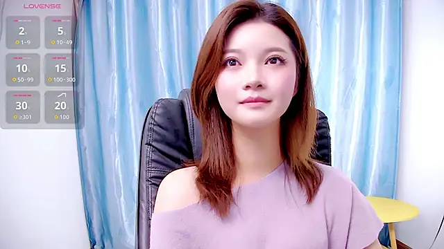 niannian6373 online show from October 13, 2025, 11:43 am