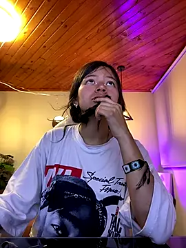 Ninfa pink online show from December 2, 2025, 6:47 pm