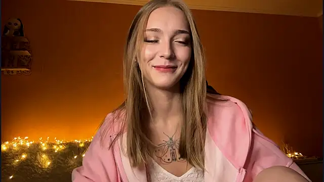 EvaPeace online show from October 10, 2025, 4:17 pm