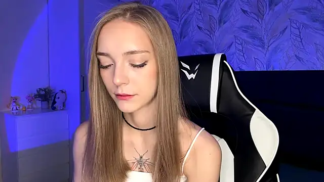 EvaPeace online show from November 2, 2025, 4:20 pm