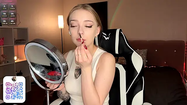 EvaPeace online show from February 21, 2026, 8:21 pm