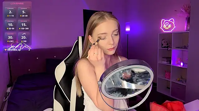 EvaPeace online show from April 12, 2026, 1:27 pm