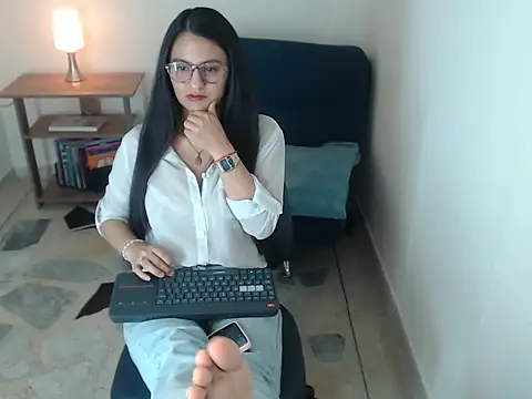 Snapshot of julieta_rossi chatting on December 18, 2025, 4:29 am julieta rossi online show from December 18, 2025, 4:29 am