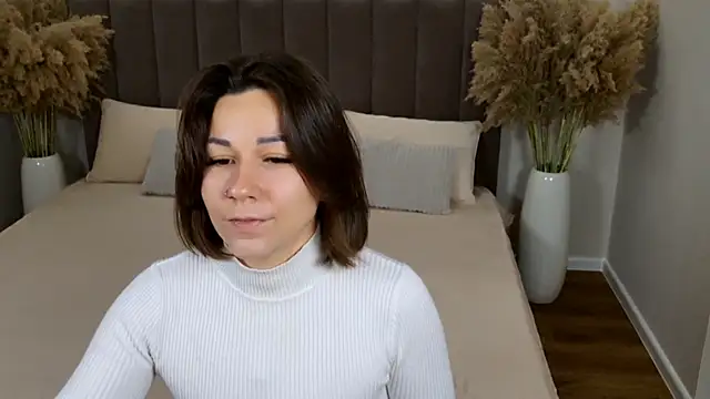 EdenSolis online show from November 21, 2025, 9:08 am