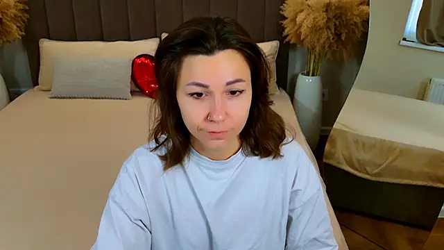 EdenSolis online show from April 6, 2026, 8:59 am