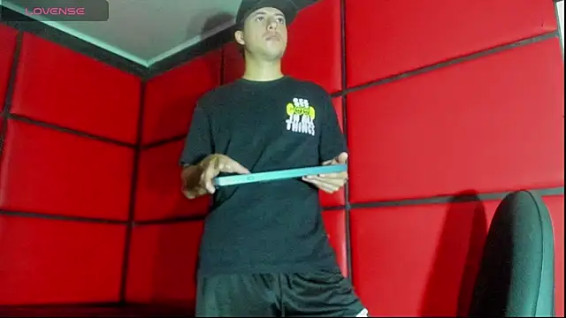 Snapshot of Aneek09_ chatting on October 21, 2025, 4:02 am Aneek09 online show from October 21, 2025, 4:02 am