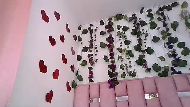 abby moss 2 online show from April 10, 2026, 12:43 pm