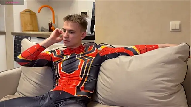 MIKE GOD19 online show from April 8, 2026, 8:20 pm