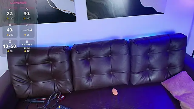 Nia Blum online show from December 4, 2025, 4:11 am