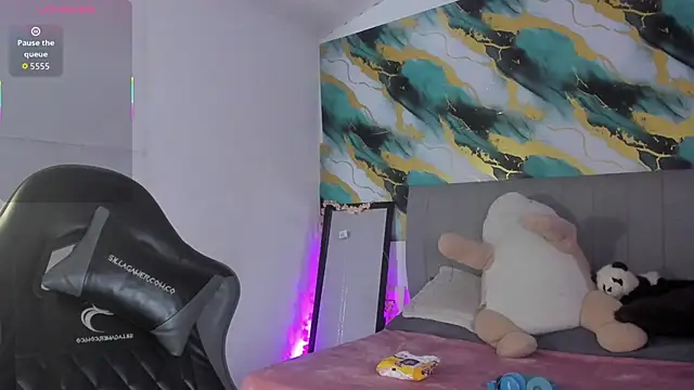 Barbieteeen online show from January 13, 2026, 5:02 am