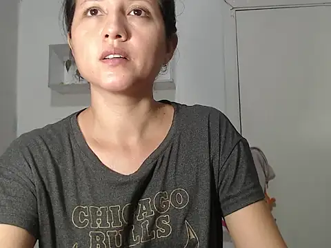 Snapshot of Renata_Rivas chatting on February 19, 2026, 3:35 am Renata Rivas online show from February 19, 2026, 3:35 am