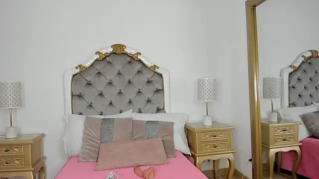 mary joseph online show from November 20, 2025, 8:41 pm