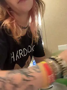 Mustbethemoney1234 online show from October 22, 2025, 6:13 am