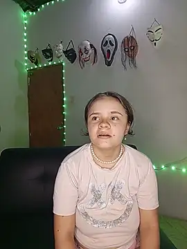 SweetRabbit29 online show from May 24, 2026, 6:35 pm