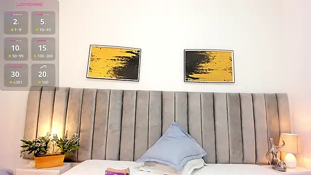 Snapshot of _naylaa_ chatting on October 30, 2025, 4:25 am  naylaa  online show from October 30, 2025, 4:25 am