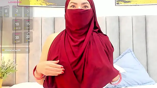 Snapshot of _naylaa_ chatting on October 31, 2025, 3:29 am  naylaa  online show from October 31, 2025, 3:29 am