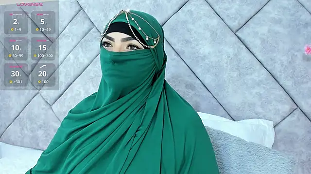  naylaa  online show from April 12, 2026, 3:00 am