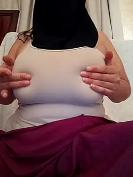 Snapshot of Ranya-50 chatting on October 13, 2025, 2:39 pm Ranya-50 online show from October 13, 2025, 2:39 pm