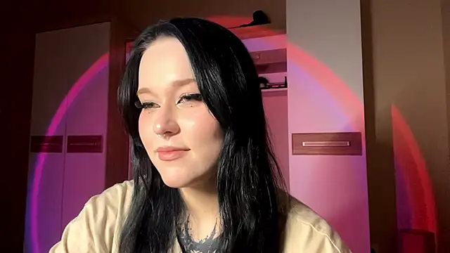 KristenGoodmon online show from October 21, 2025, 11:00 am