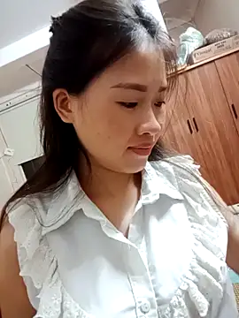 tuongvycute online show from October 19, 2025, 1:56 pm