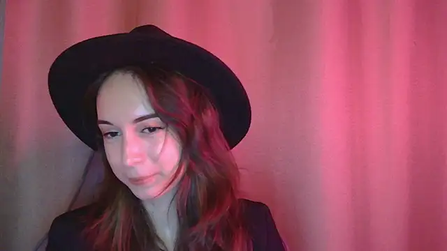 VeraLush online show from November 5, 2025, 1:33 pm