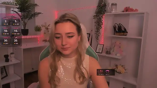 Snapshot of Lulu___Moon chatting on November 23, 2025, 8:36 am Lulu Moon online show from November 23, 2025, 8:36 am