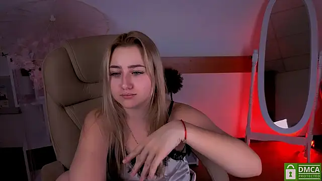 Snapshot of Lulu___Moon chatting on January 12, 2026, 10:15 pm Lulu Moon online show from January 12, 2026, 10:15 pm