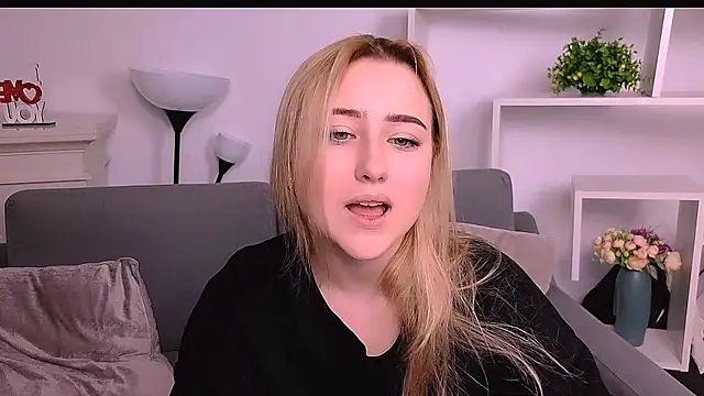 Snapshot of Lulu___Moon chatting on March 1, 2026, 10:01 pm Lulu Moon online show from March 1, 2026, 10:01 pm