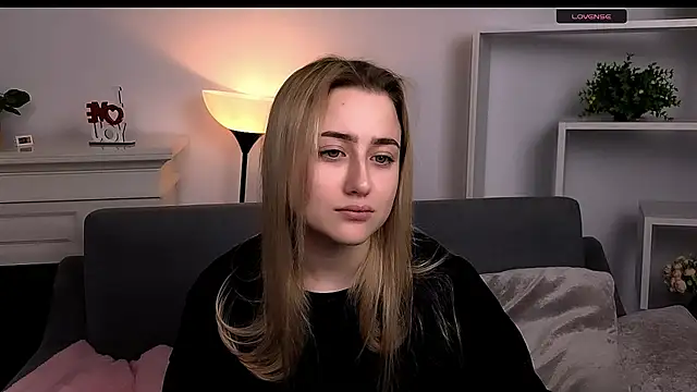 Lulu   Moon online show from March 12, 2026, 9:43 pm