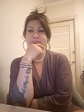 Snapshot of Ambika_beauty chatting on December 5, 2025, 8:16 pm Ambika beauty online show from December 5, 2025, 8:16 pm