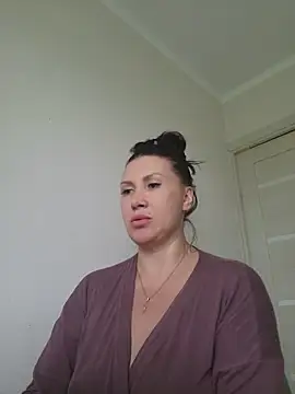 Ambika beauty online show from May 17, 2026, 3:52 pm