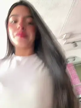 LunaMoore Pink online show from March 19, 2026, 12:53 pm