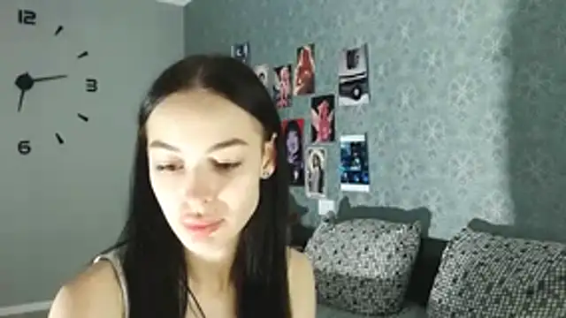 Daphne Darkthorn online show from October 25, 2025, 3:14 am