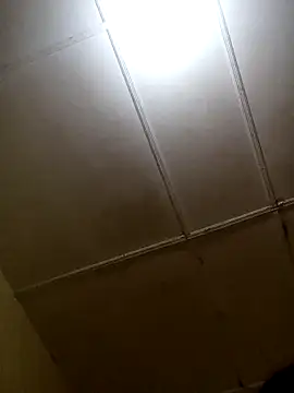 Snapshot of Expose_Queen chatting on November 17, 2025, 8:36 pm Expose Queen online show from November 17, 2025, 8:36 pm