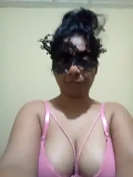 Snapshot of Expose_Queen chatting on December 1, 2025, 5:18 pm Expose Queen online show from December 1, 2025, 5:18 pm