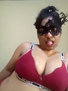 Expose Queen online show from March 28, 2026, 9:53 am