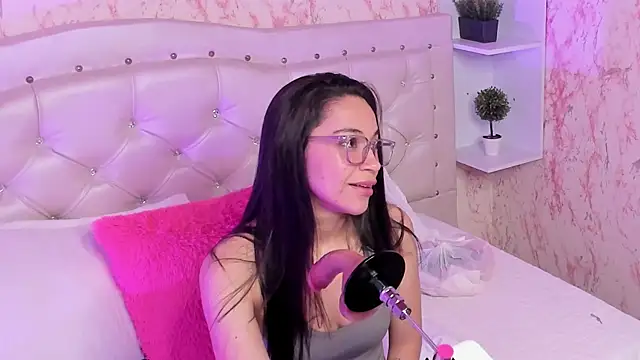 Snapshot of GabbiePrice chatting on February 9, 2026, 2:21 pm GabbiePrice online show from February 9, 2026, 2:21 pm