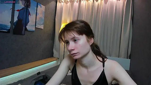 Snapshot of EvelynJin_ chatting on October 24, 2025, 4:14 pm EvelynJin online show from October 24, 2025, 4:14 pm