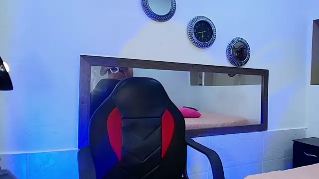 Snapshot of BarbieHeat chatting on October 18, 2025, 5:21 am BarbieHeat online show from October 18, 2025, 5:21 am