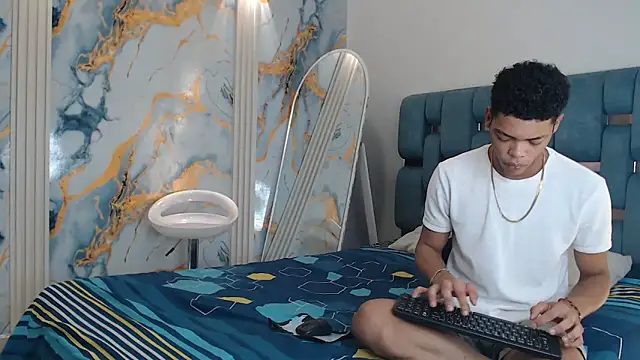 Snapshot of EMPIRE_BOYS1 chatting on May 20, 2026, 7:20 pm EMPIRE BOYS1 online show from May 20, 2026, 7:20 pm