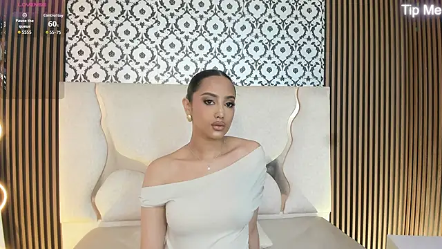 BEELLA TAY1 online show from October 23, 2025, 1:43 pm