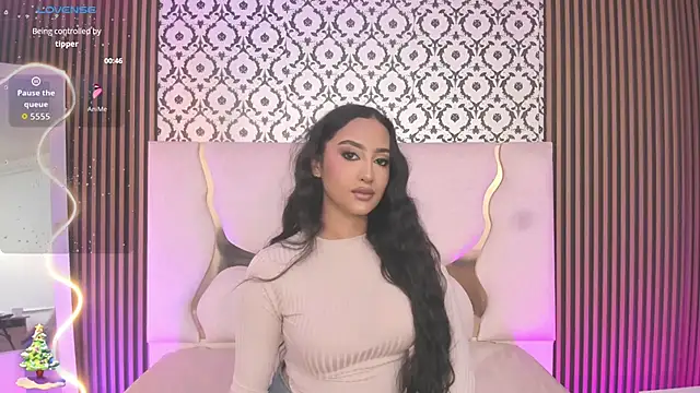 BEELLA TAY1 online show from November 17, 2025, 8:03 pm