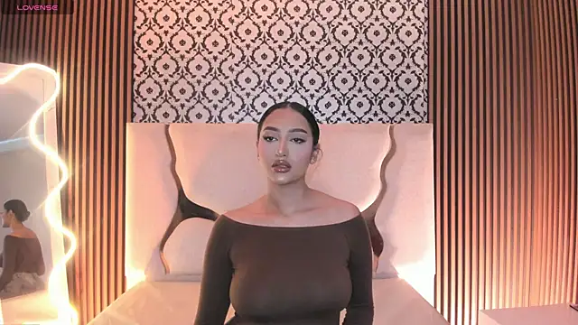 BEELLA TAY1 online show from February 13, 2026, 12:23 pm