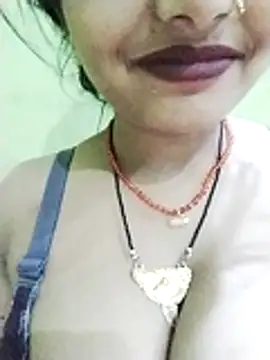 kiara-simmi online show from November 10, 2025, 4:28 pm