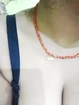 kiara-simmi online show from December 17, 2025, 5:08 pm