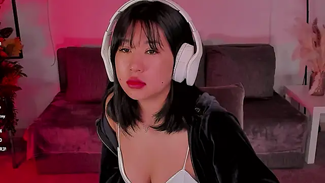 Erika Kim online show from February 4, 2026, 7:14 am