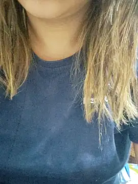 Snapshot of Tanha18 chatting on January 16, 2026, 1:20 am Tanha18 online show from January 16, 2026, 1:20 am