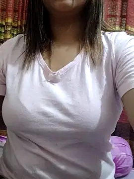 Snapshot of Tanha18 chatting on February 7, 2026, 12:58 am Tanha18 online show from February 7, 2026, 12:58 am